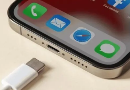 丽江苹果15维修分享iPhone15改USB-C接口后能和安卓用户互借充电器吗